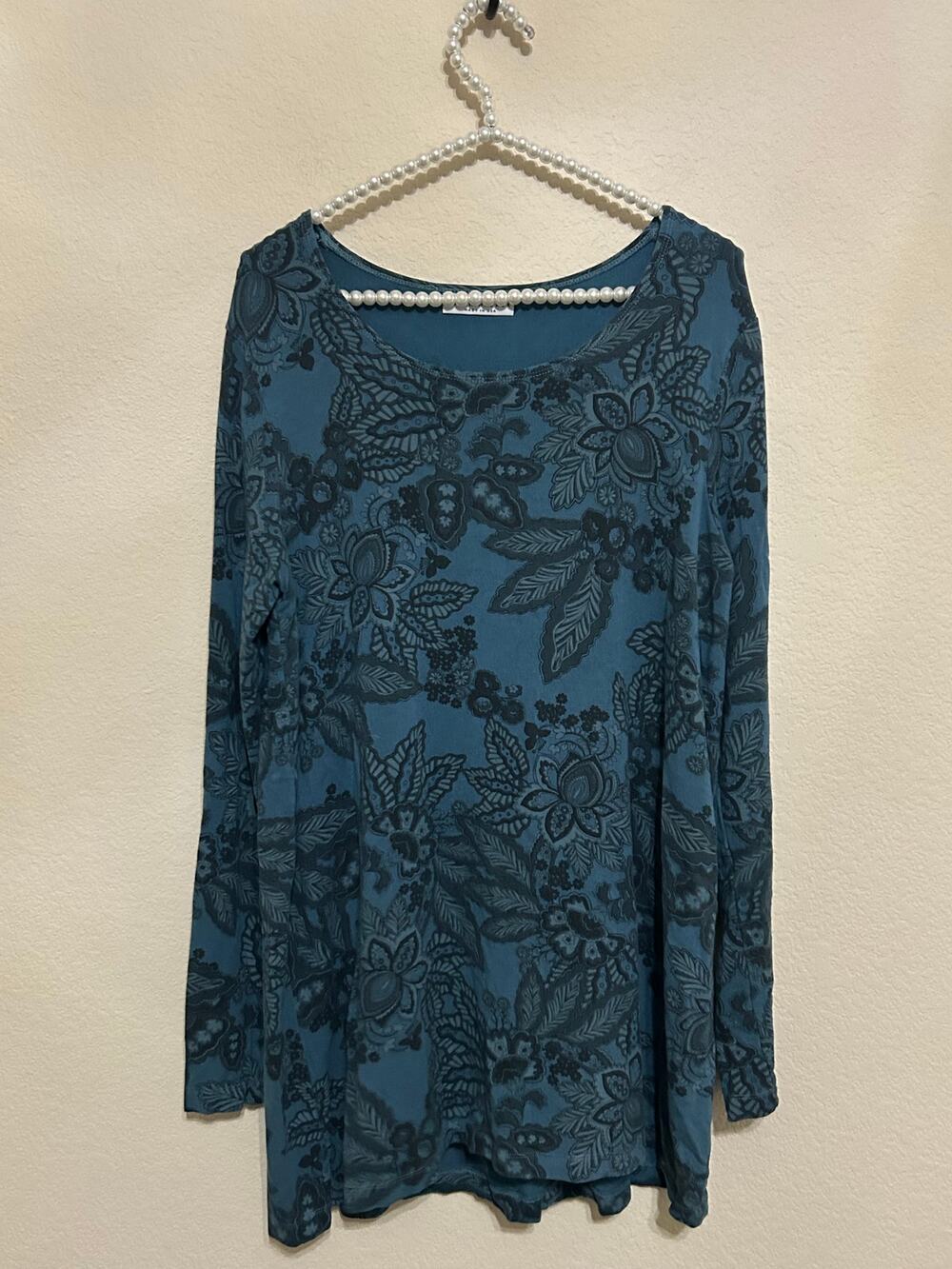 Bryn Walker Top Size Large Blue Long Sleeve Stretchy Lagenlook Comfort Shirt